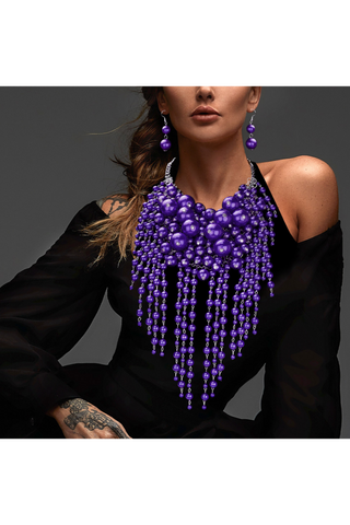 Luxurious Pearl Cluster Statement Necklace
