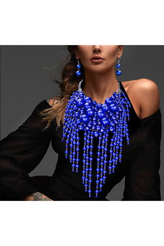 Luxurious Pearl Cluster Statement Necklace